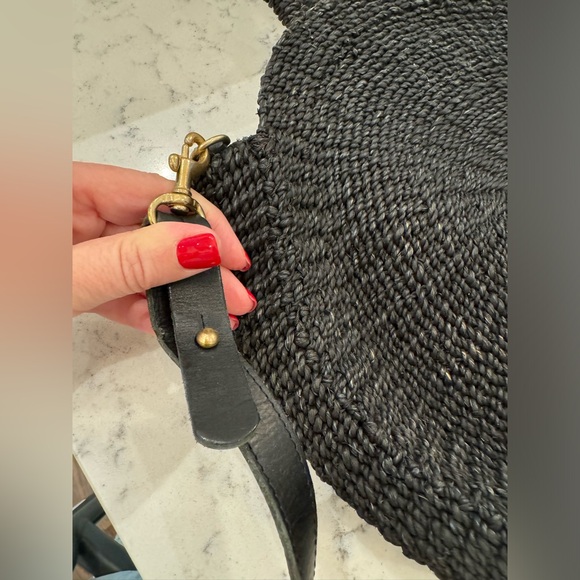 Clare V. Alice Moyen in Black - Picture 5 of 6